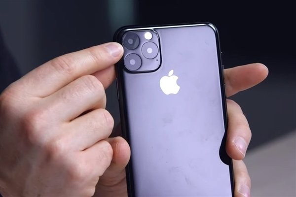 新iPhone機模相片（圖片來歷網(wǎng)絡）